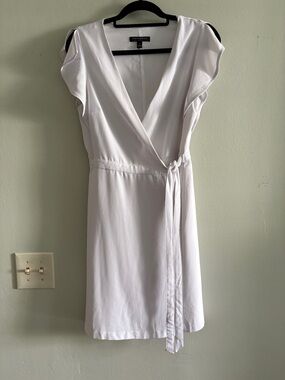 Banana Republic off white PETITE SPLIT-SLEEVE WRAP DRESS 4 NWOT